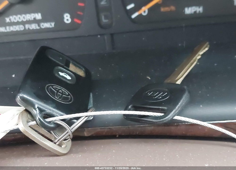 1997 TOYOTA AVALON XLS VIN: 4T1BF12B6VU167311