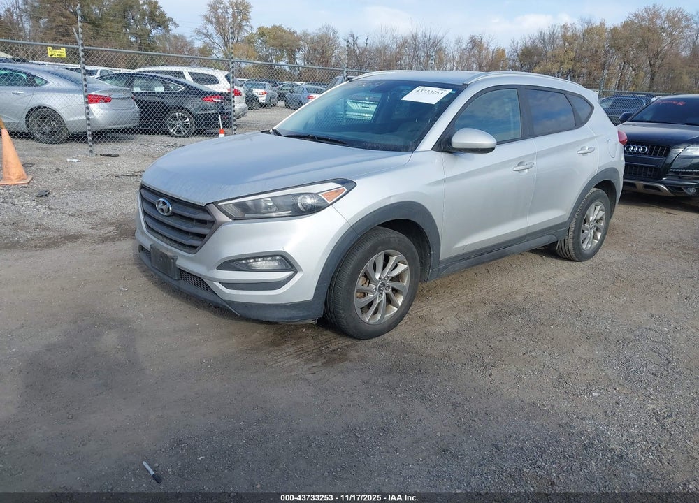 2016 HYUNDAI TUCSON SE VIN: KM8J33A43GU157115