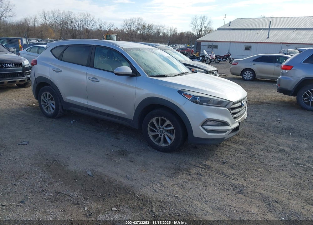 2016 HYUNDAI TUCSON SE VIN: KM8J33A43GU157115