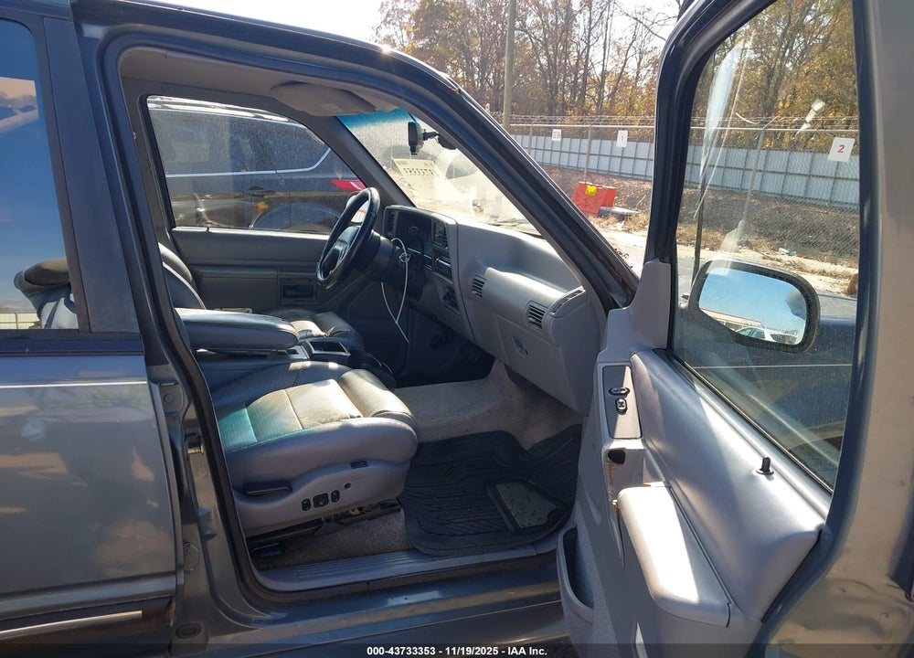 1994 FORD EXPLORER VIN: 1FMDU34X6RUB10986