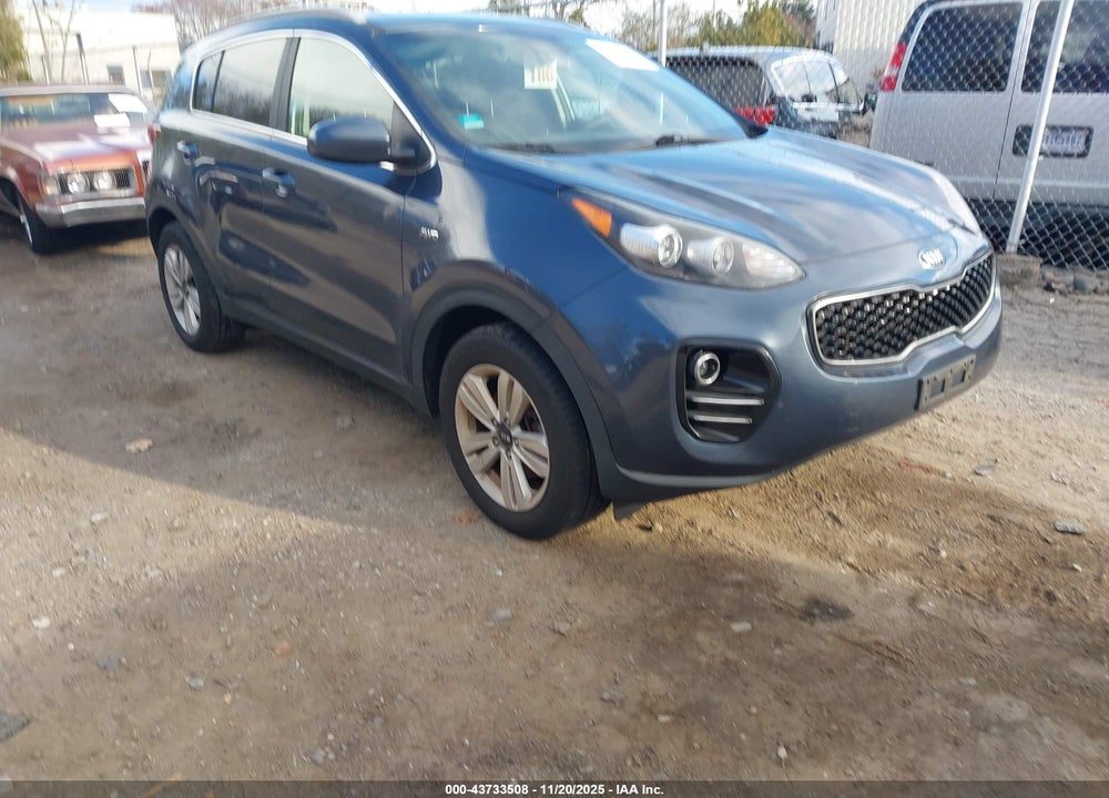 2018 KIA SPORTAGE LX VIN: KNDPMCAC9J7417283