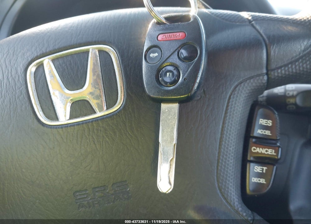 2005 HONDA CR-V LX VIN: JHLRD78595C057830