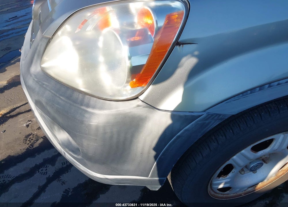 2005 HONDA CR-V LX VIN: JHLRD78595C057830
