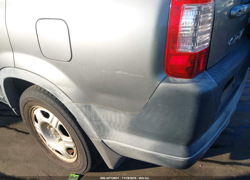 2005 HONDA CR-V LX VIN: JHLRD78595C057830