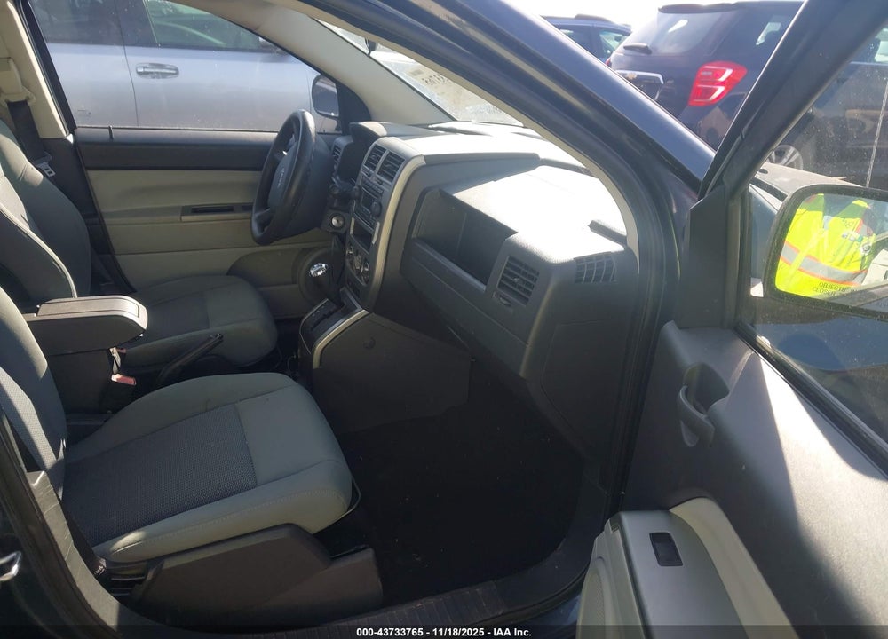2007 JEEP COMPASS SPORT VIN: 1J8FT47W87D204477