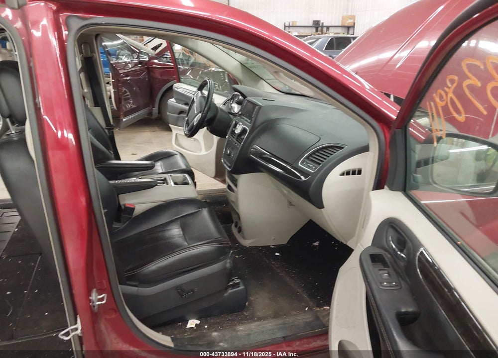 2011 CHRYSLER TOWN & COUNTRY TOURING-L VIN: 2A4RR8DG4BR616144