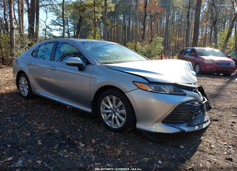 2018 TOYOTA CAMRY LE VIN: 4T1B11HK5JU653883