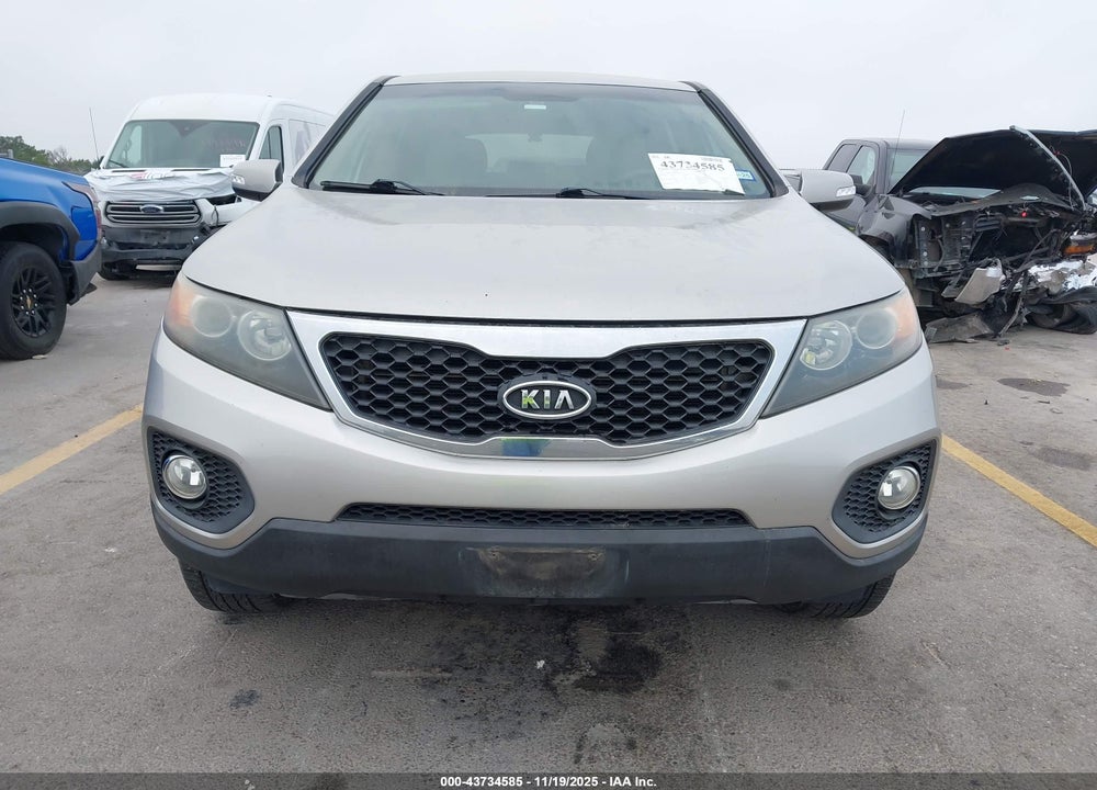 2013 KIA SORENTO LX VIN: 5XYKT3A15DG387315