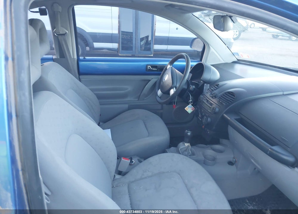 2000 VOLKSWAGEN NEW BEETLE GLS 1.8L TURBO VIN: 3VWCD21C5YM462176
