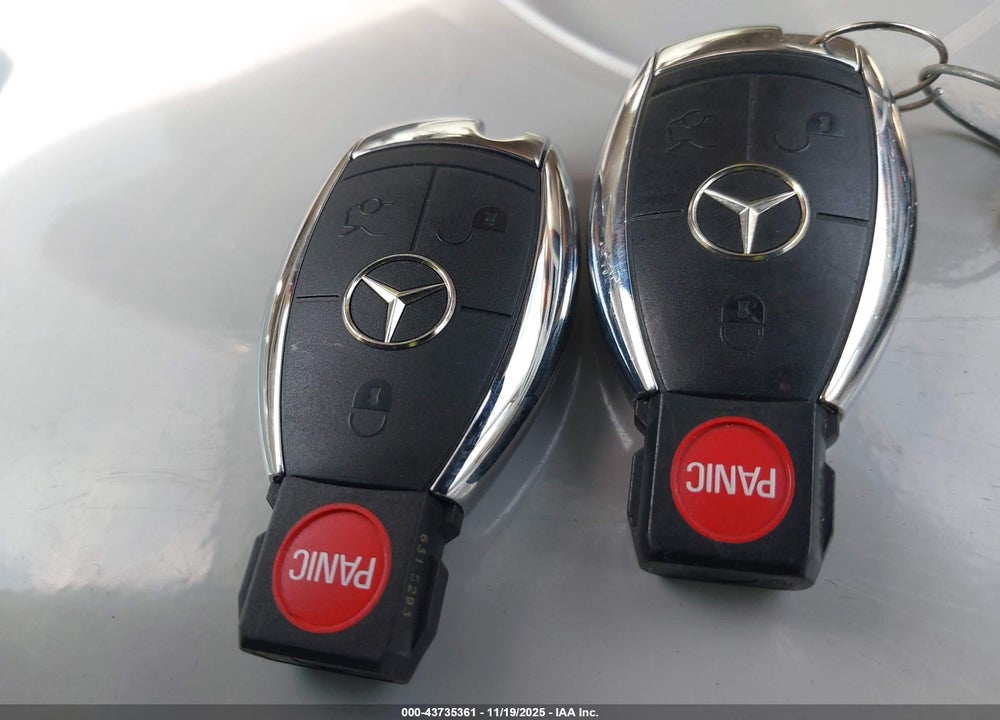 2005 MERCEDES-BENZ CLK 500 VIN: WDBTK75G05T049936