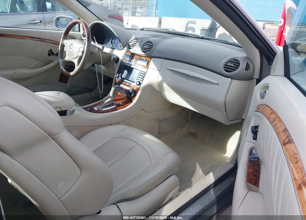 2005 MERCEDES-BENZ CLK 500 VIN: WDBTK75G05T049936