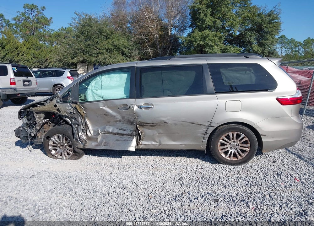 2015 TOYOTA SIENNA XLE 8 PASSENGER VIN: 5TDYK3DC4FS681031