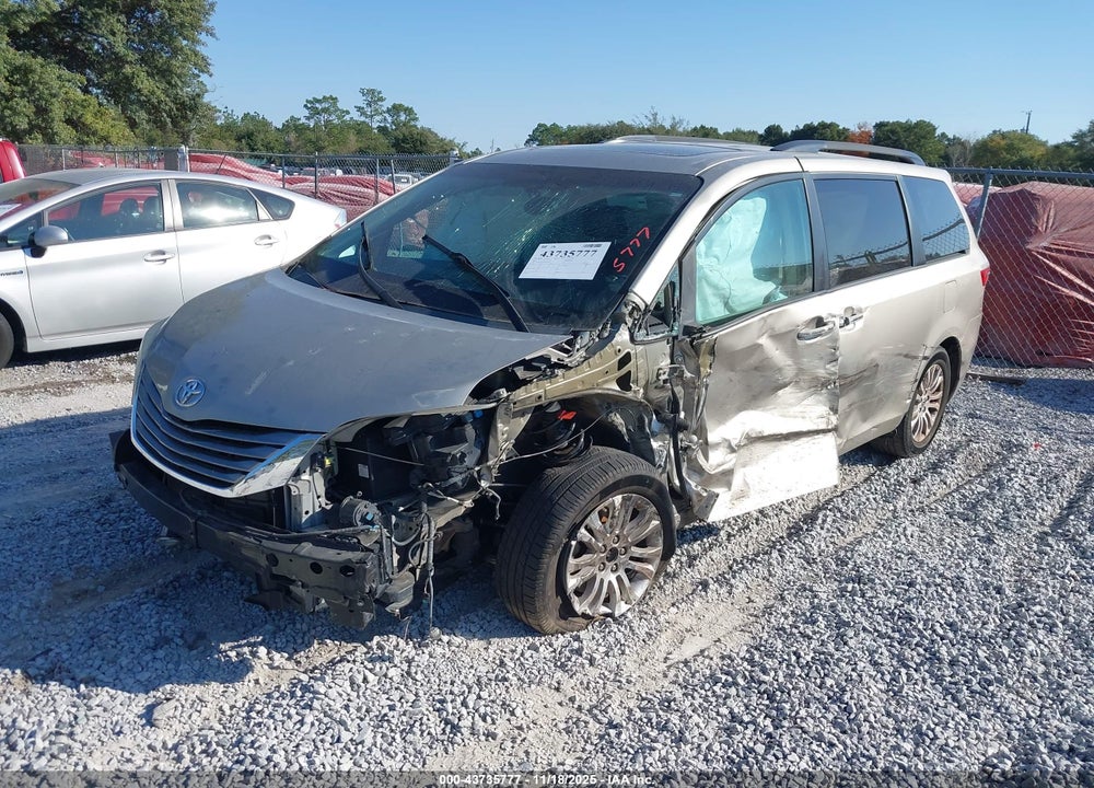 2015 TOYOTA SIENNA XLE 8 PASSENGER VIN: 5TDYK3DC4FS681031