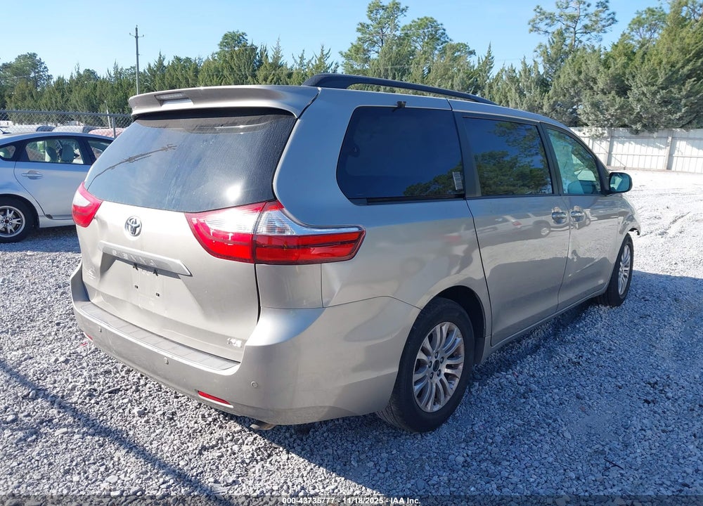 2015 TOYOTA SIENNA XLE 8 PASSENGER VIN: 5TDYK3DC4FS681031