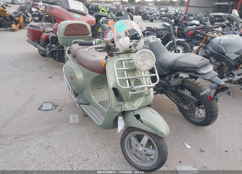 2009 VESPA LX 150 VIN: ZAPM448F395501677