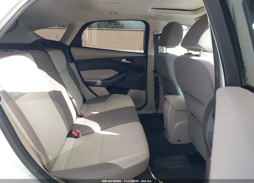 2014 FORD FOCUS SE VIN: 1FADP3K24EL260748