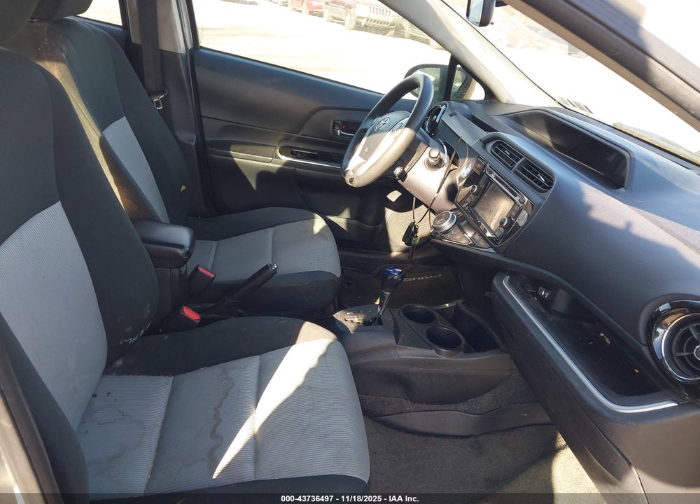 2015 TOYOTA PRIUS C THREE VIN: JTDKDTB37F1580937