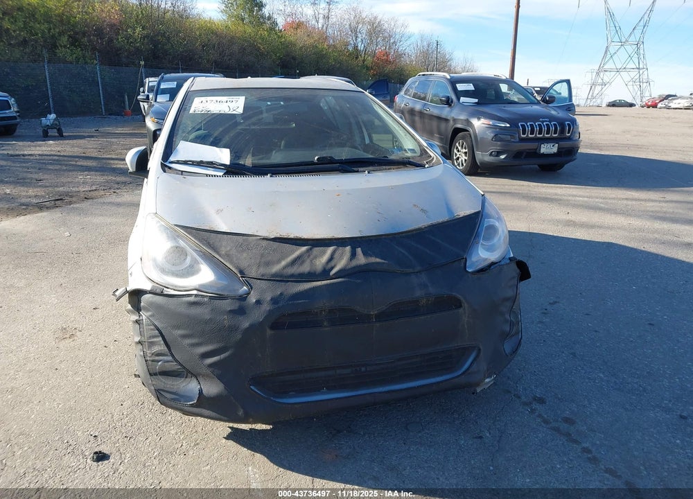 2015 TOYOTA PRIUS C THREE VIN: JTDKDTB37F1580937