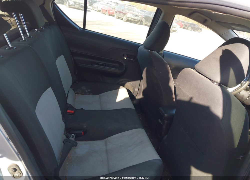 2015 TOYOTA PRIUS C THREE VIN: JTDKDTB37F1580937