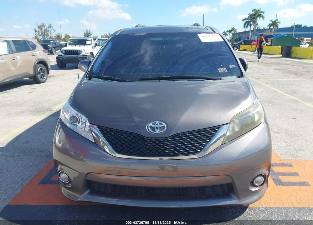 2011 TOYOTA SIENNA SE VIN: 5TDXK3DC4BS092602