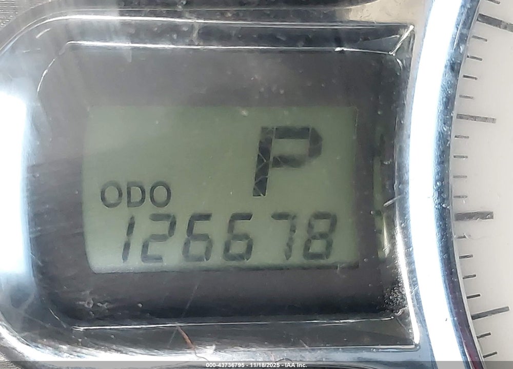 2011 TOYOTA SIENNA SE VIN: 5TDXK3DC4BS092602
