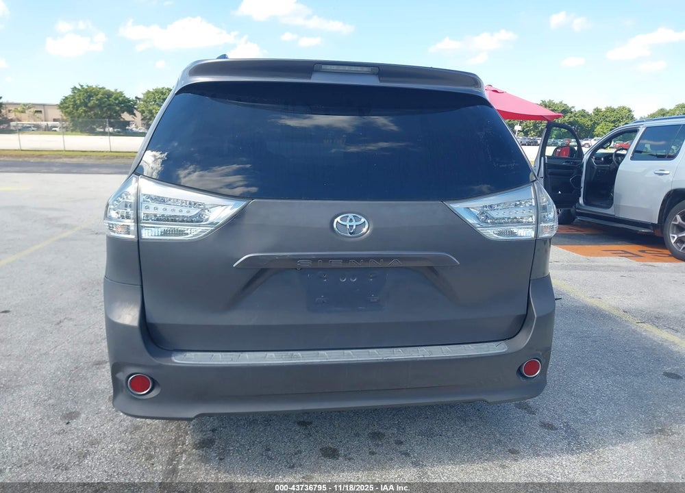 2011 TOYOTA SIENNA SE VIN: 5TDXK3DC4BS092602