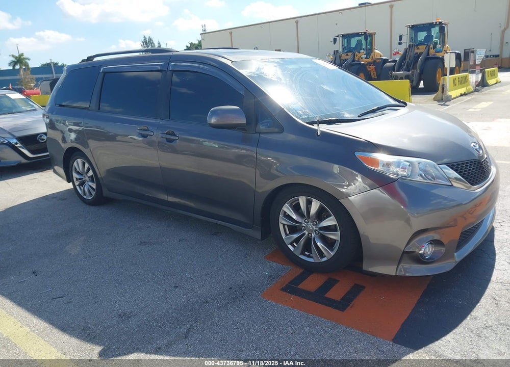 2011 TOYOTA SIENNA SE VIN: 5TDXK3DC4BS092602