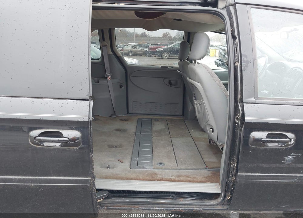 2007 DODGE GRAND CARAVAN SXT VIN: 2D4GP44L67R105344