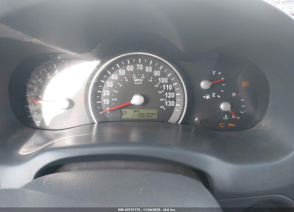 2010 KIA SEDONA LX VIN: KNDMG4C32A6357320
