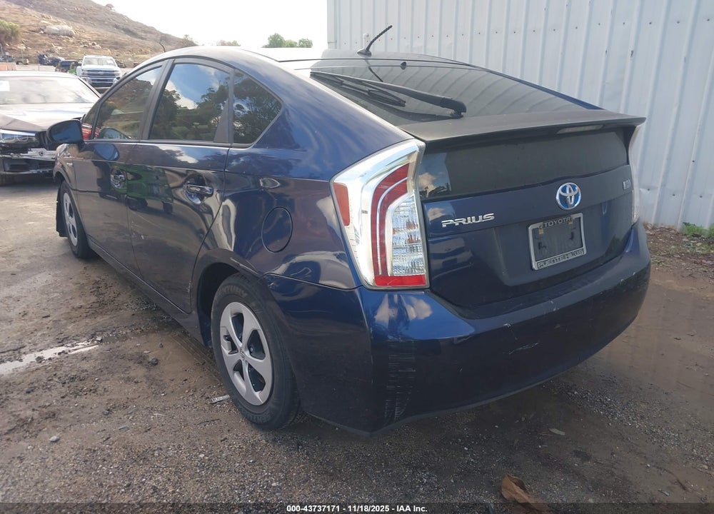 2014 TOYOTA PRIUS TWO VIN: JTDKN3DU5E1737401