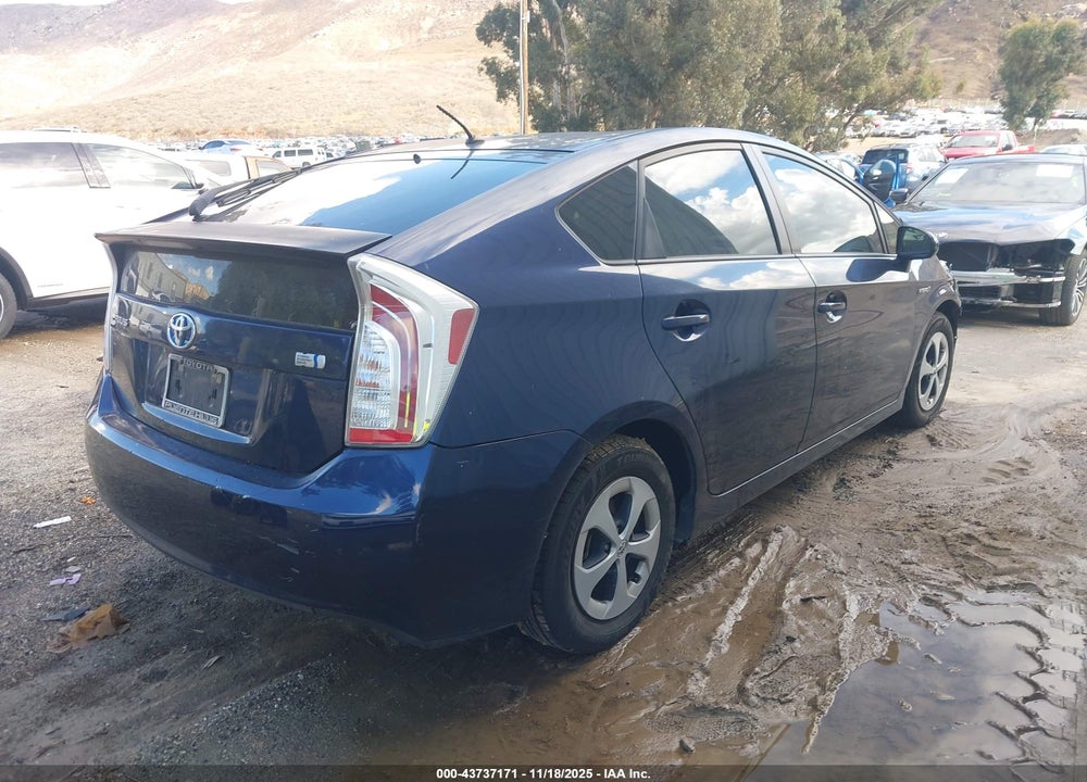 2014 TOYOTA PRIUS TWO VIN: JTDKN3DU5E1737401