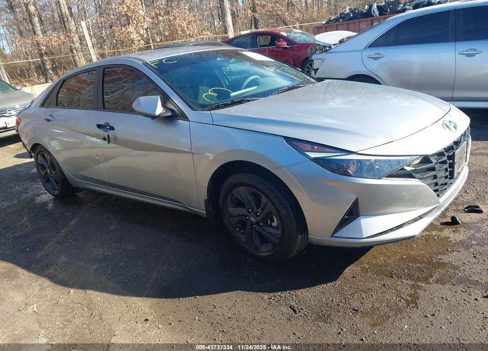 2022 HYUNDAI ELANTRA SEL VIN: 5NPLM4AG5NH086100