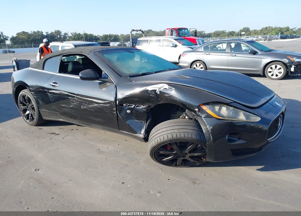 2011 MASERATI GRANTURISMO VIN: ZAM45KMA5B0055138