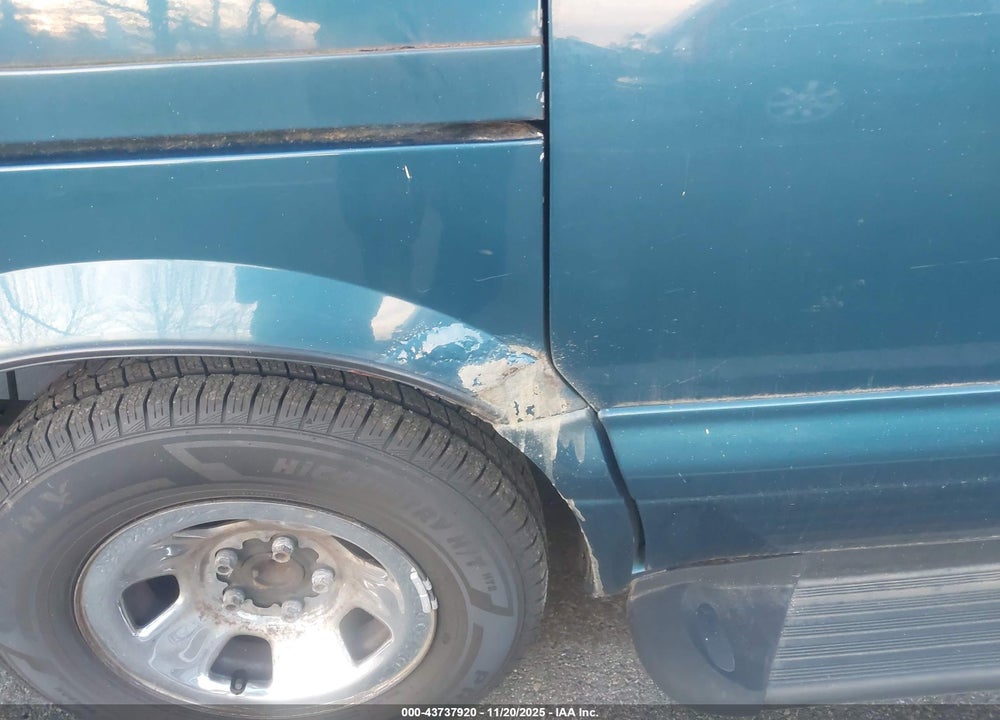 2001 CHEVROLET ASTRO LS VIN: 1GNDM19W41B118780