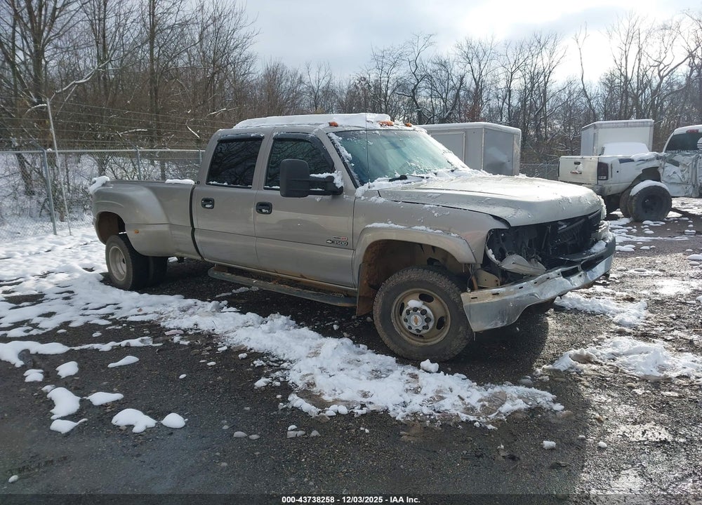 2002 CHEVROLET SILVERADO 3500 LS VIN: 1GCJK33172F193655