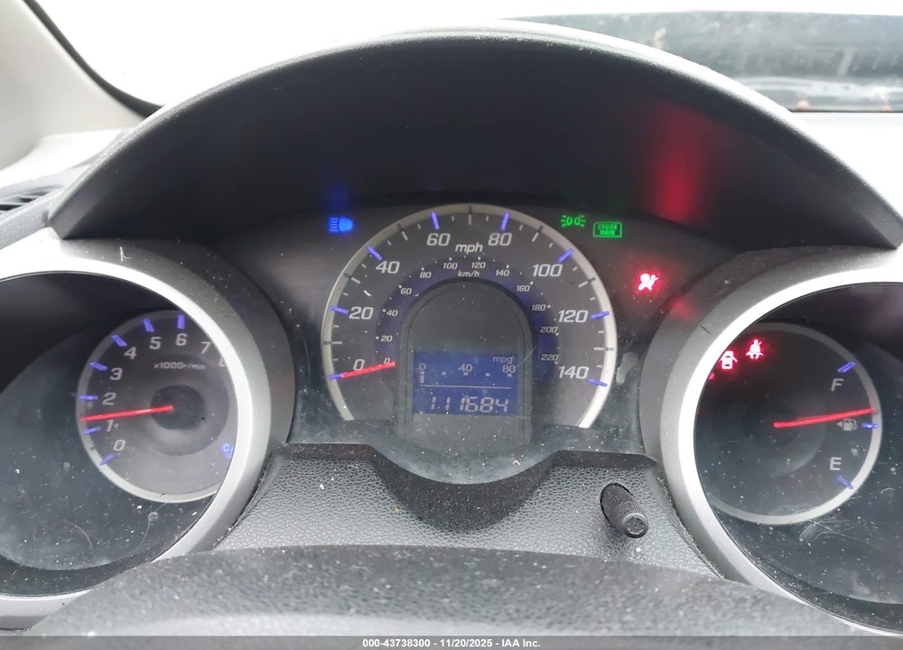 2013 HONDA FIT VIN: JHMGE8H37DC069266