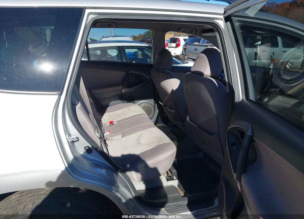 2008 TOYOTA RAV4 VIN: JTMBD33V086070354
