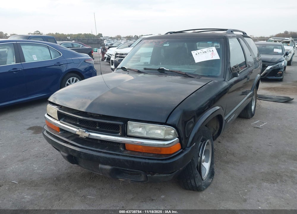 2002 CHEVROLET BLAZER LS VIN: 1GNCS18W02K108106