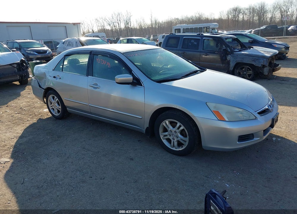 2007 HONDA ACCORD 2.4 SE VIN: JHMCM56317C006252
