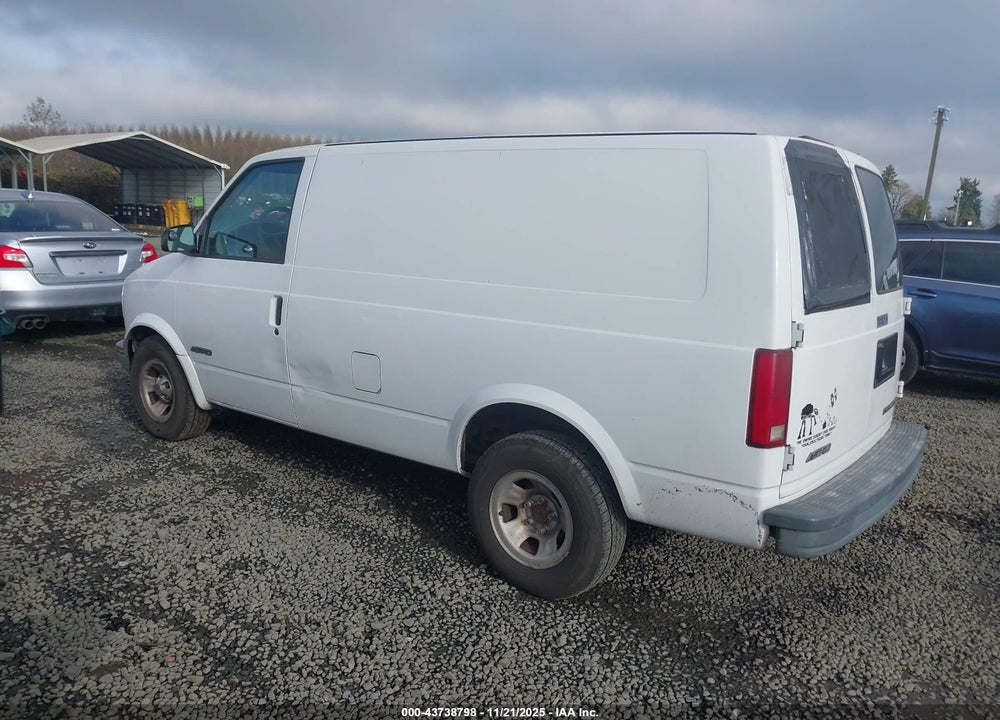 2001 CHEVROLET ASTRO VIN: 1GCDM19WX1B136547