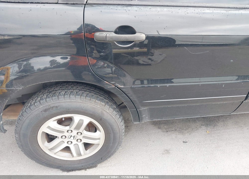 2004 HONDA PILOT EX-L VIN: 2HKYF18654H611585