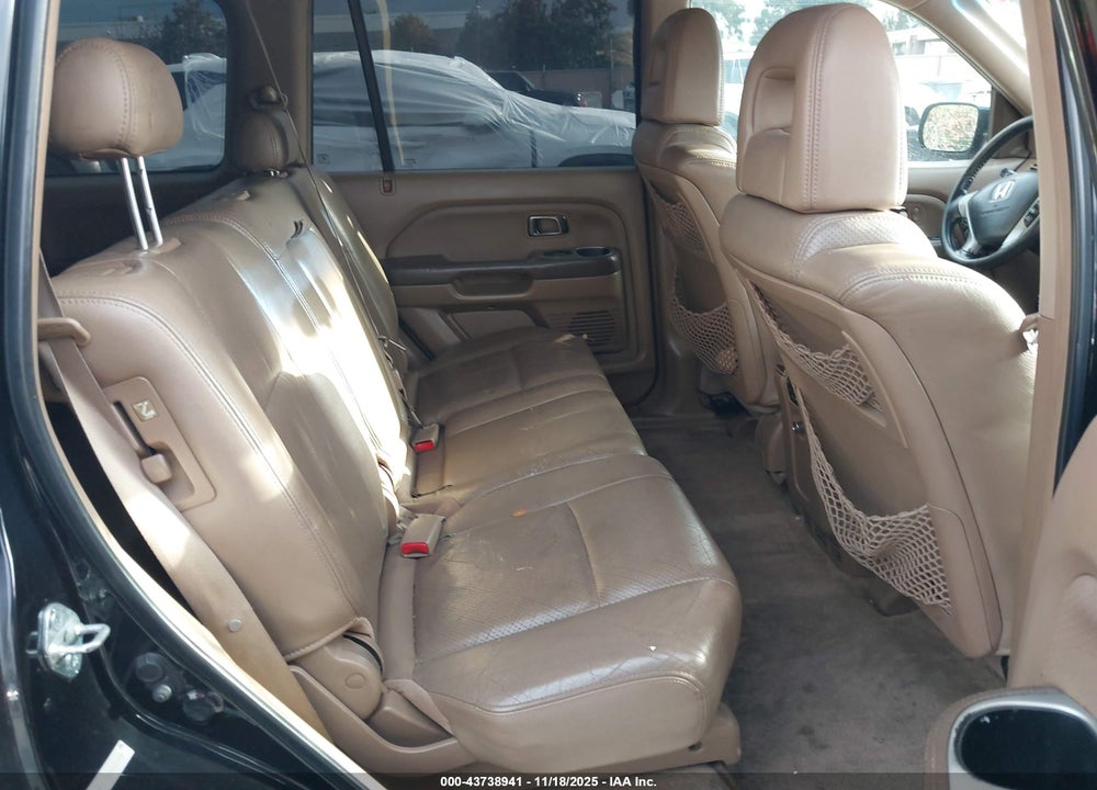 2004 HONDA PILOT EX-L VIN: 2HKYF18654H611585
