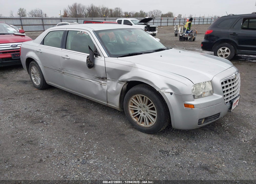 2009 CHRYSLER 300 TOURING VIN: 2C3KA53V99H635015