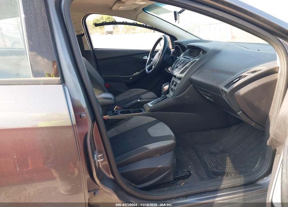 2014 FORD FOCUS SE VIN: 1FADP3F25EL223945