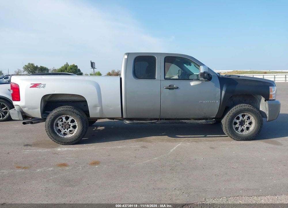 2008 CHEVROLET SILVERADO 2500HD WORK TRUCK VIN: 1GCHK29K28E120507