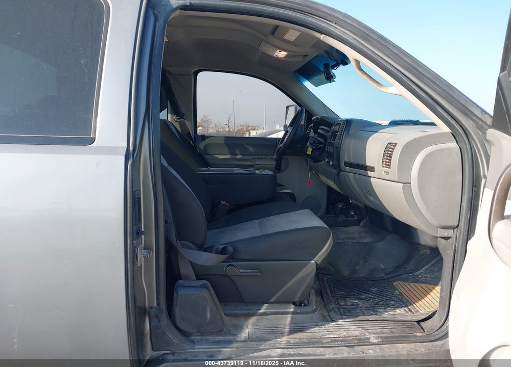 2008 CHEVROLET SILVERADO 2500HD WORK TRUCK VIN: 1GCHK29K28E120507