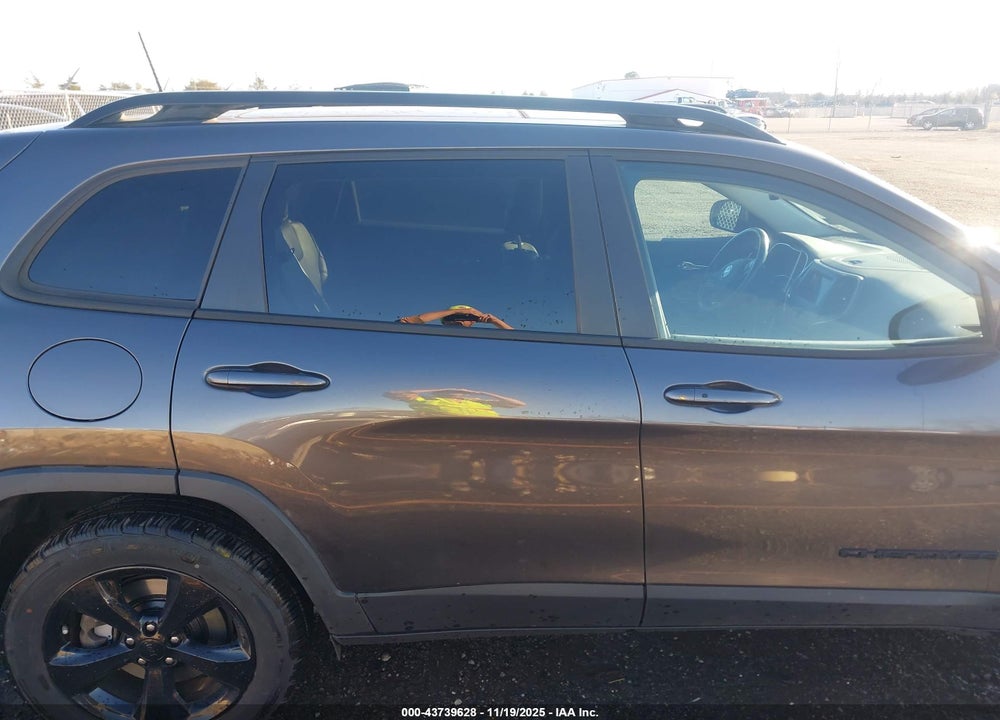 2019 JEEP CHEROKEE VIN: 1C4PJMLXXKD437947