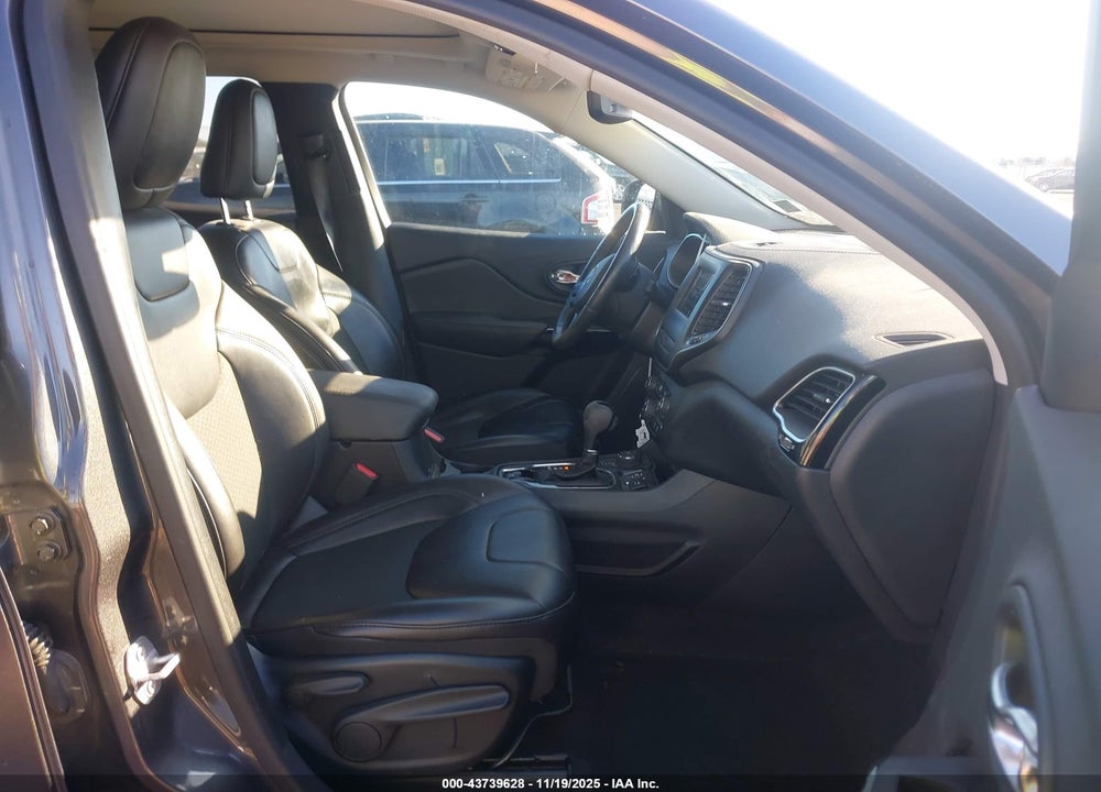 2019 JEEP CHEROKEE VIN: 1C4PJMLXXKD437947