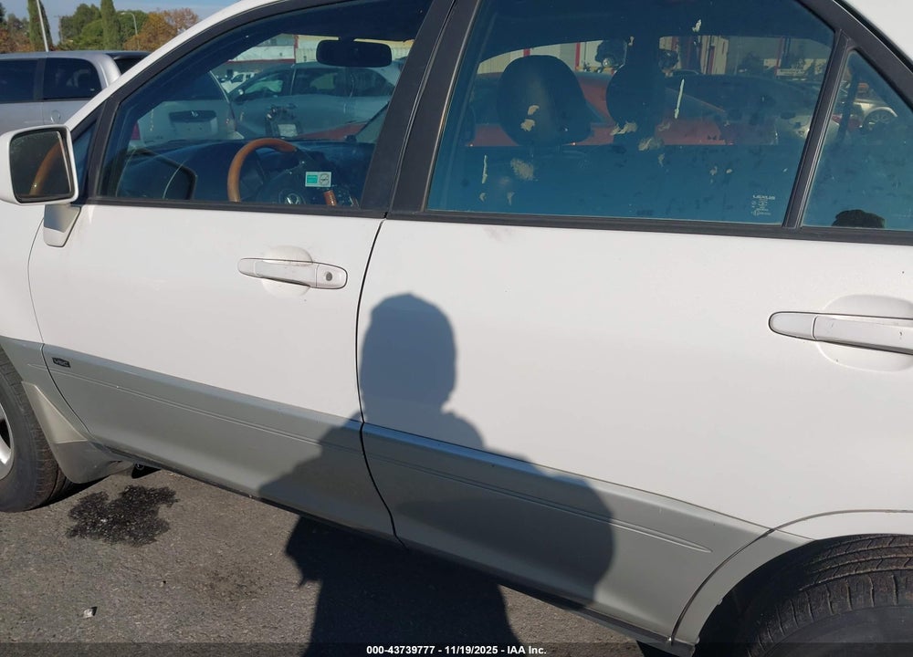 2001 LEXUS RX 300 VIN: JTJHF10U010175860