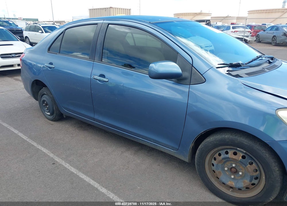 2011 TOYOTA YARIS VIN: JTDBT4K39B4083678
